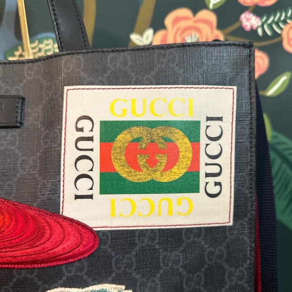 GUCCI🐅LIMITED EDITION GG Supreme Night Courrier TOTE WALLET & BAG CHARM! - Picture 15 of 17